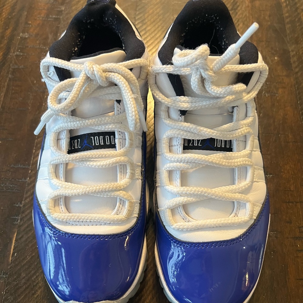 Women’s Jordan 11 Retro Low Concord Sketch
